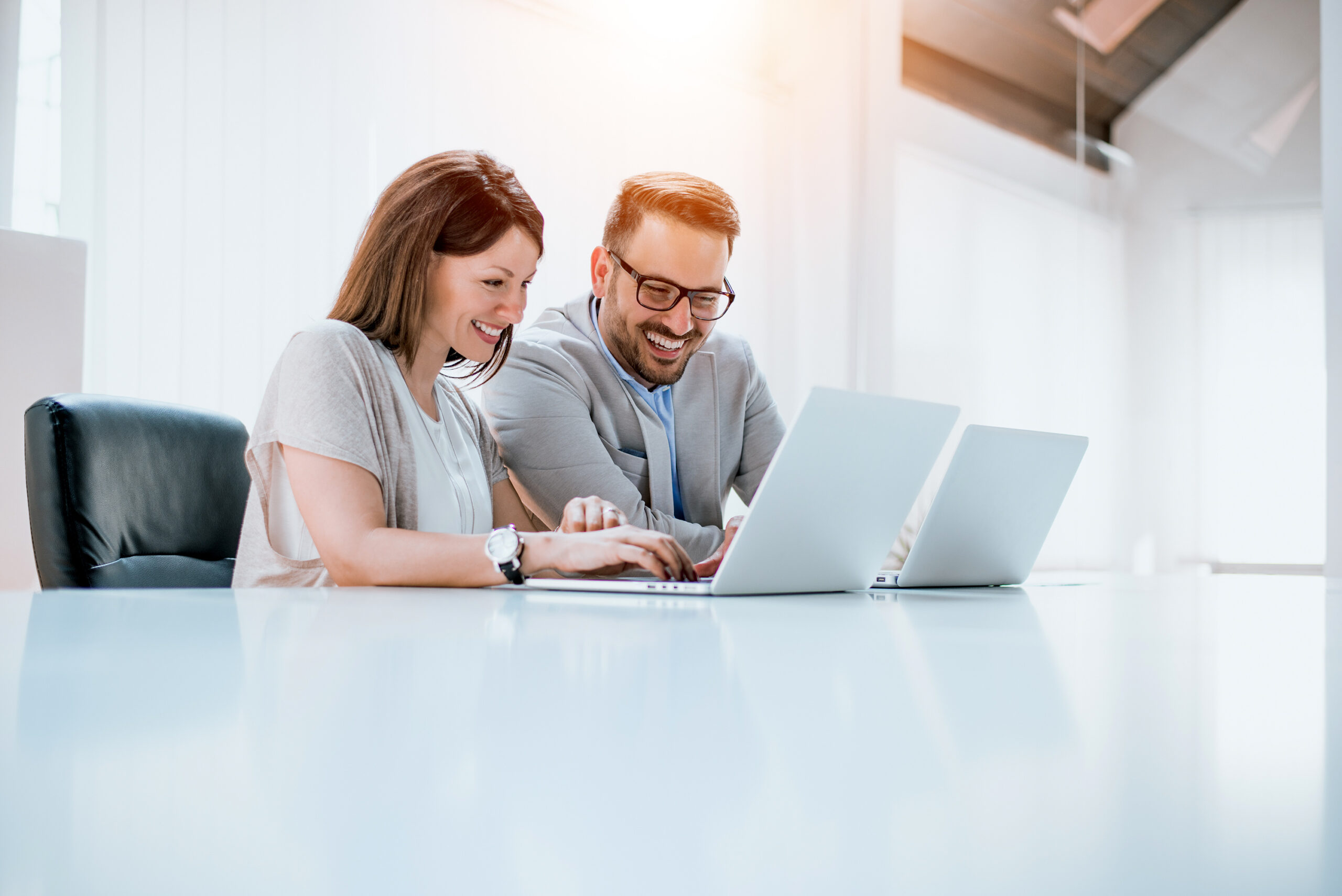 Financial advisor helping man with ITFM solutions